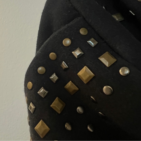 🌟✨bodycon mini skirt with Gold & Silver hardware - Picture 3 of 7